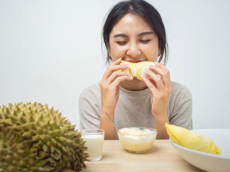 Mách Bạn 5+ Cách Ăn Sầu Riêng Không Bị Nóng, Không Nổi Mụn Tim-Hieu-Cach-An-Sau-Rieng-Khong-Bi-Nong