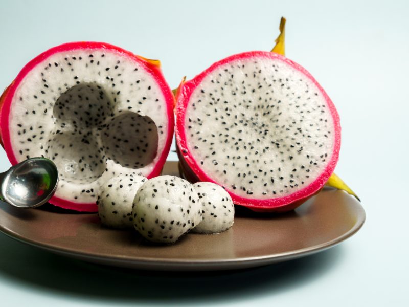 tim-hieu-tac-dung-thanh-long-ruot-trang