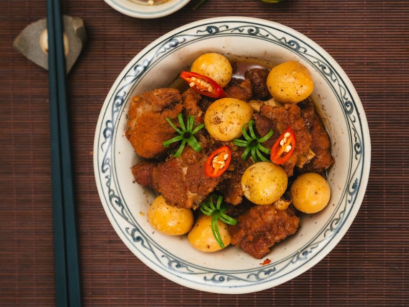 goc-bi-mat-suon-heo-lam-mon-gi-ngon