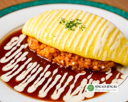 trung-cuon-omurice