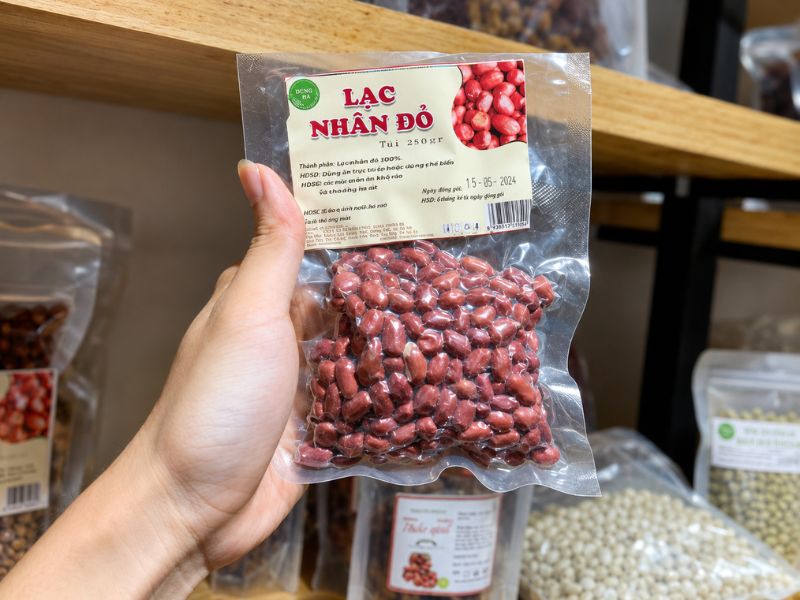 lac-nhan-do-sieu-thi-dung-ha-dong-tui-hut-chan-khong