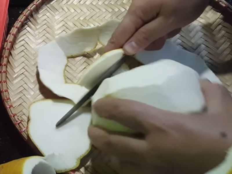 5+ Cách Gọt Bưởi Nhanh Gọn, Đẹp Mà Không Hề Bị Đắng Xem-Ngay-Cach-Got-Buoi-Nhanh-Gon