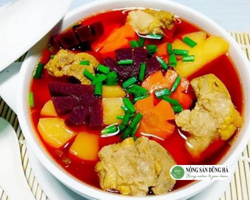 Canh-cu-den-do-nau-suon