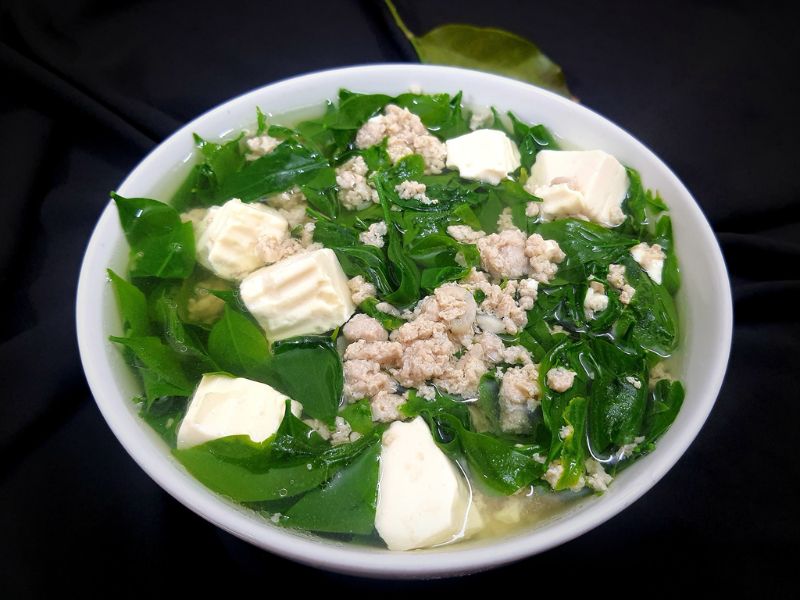 canh-rau-sang-nau-thit-bam-thom-ngon