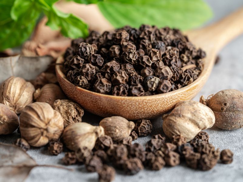 10-tac-dung-hat-tieu-den