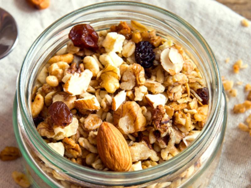 Granola-mix-hat-lanh