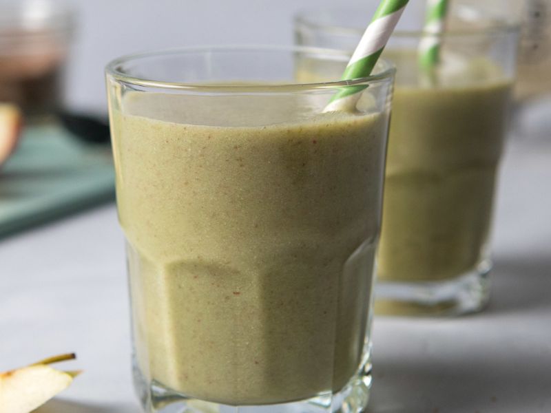 Smoothie-rau-muong-mix-tao-dua