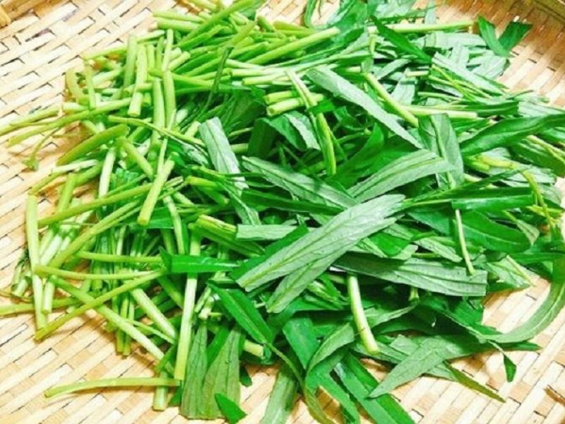 cach-nhat-rau-muong-xao