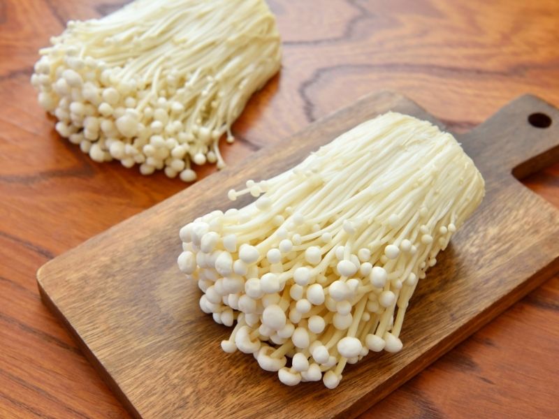 giai-dap-100g-nam-kim-cham-bao-nhieu-calo
