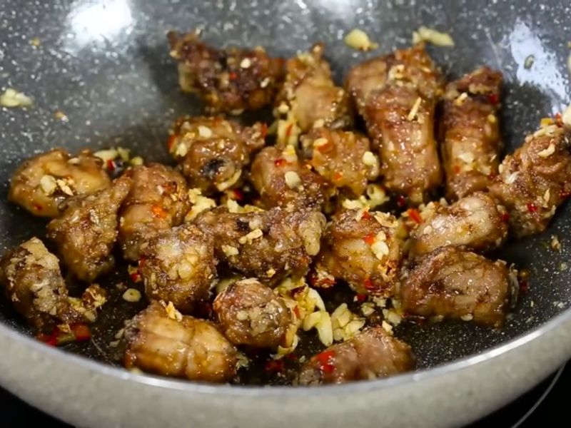 Co-ga-chien-nuoc-mam