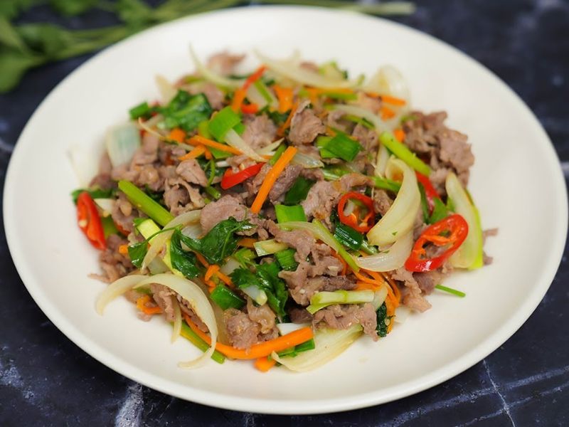 goc-bi-mat-luoi-bo-xao-gi-ngon