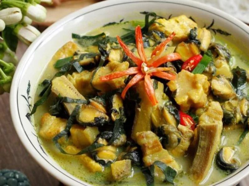 Oc-buou-om-chuoi-xanh