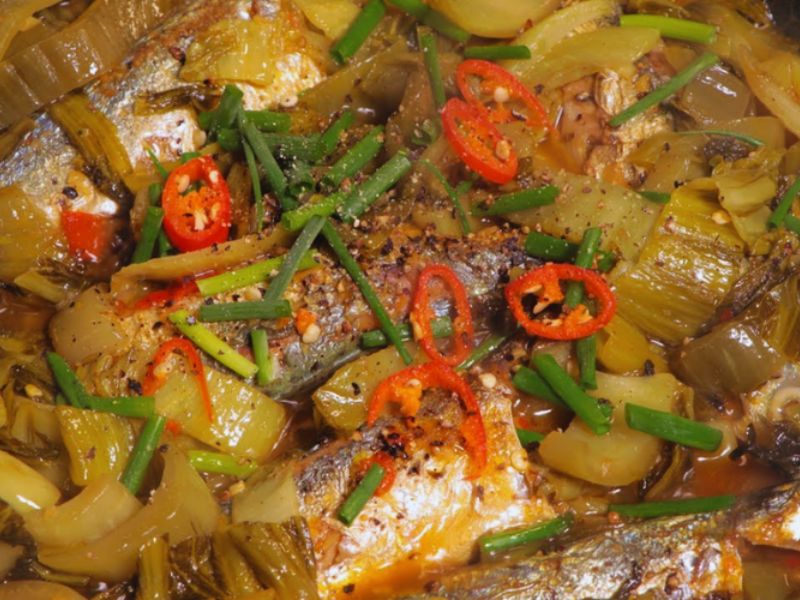 ca-basa-nau-mon-gi-chuan-nha-hang