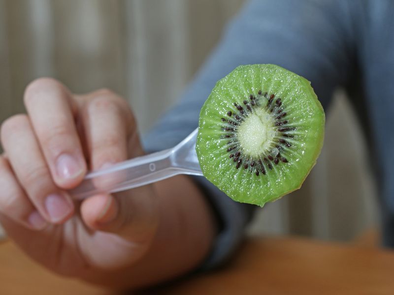 goc-thac-mac-kiwi-vang-hay-xanh-tot-hon