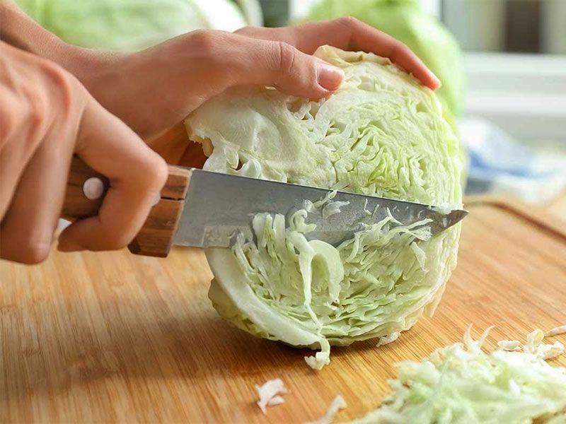 cach-thai-bap-cai-de-xao