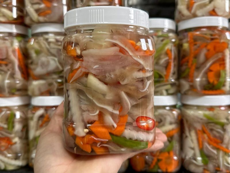 giai-dap-100g-tai-heo-bao-nhieu-calo