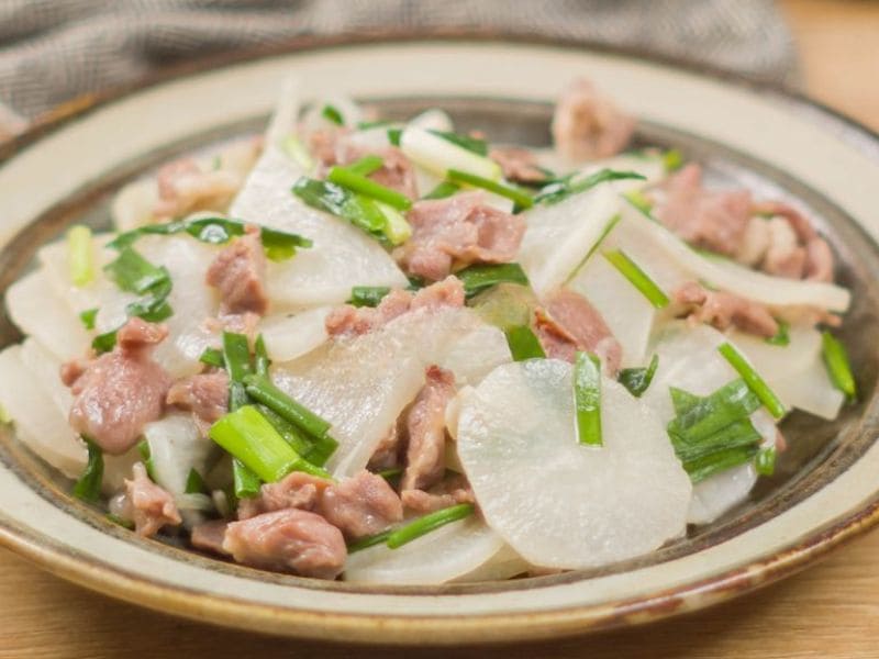 giai-dap-cu-cai-trang-xao-voi-gi-ngon