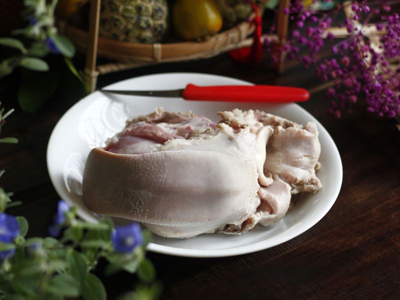 goc-tim-hieu-100g-luoi-heo-bao-nhieu-calo