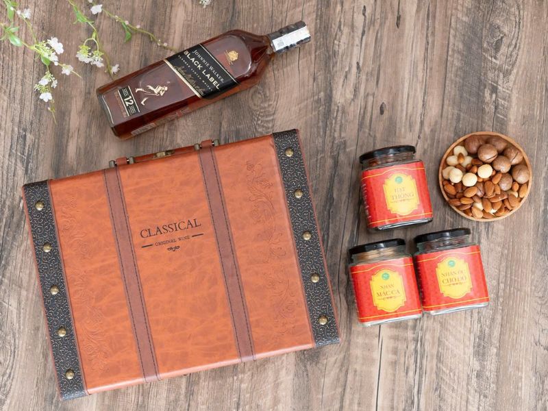 set-qua-tet-cac-loai-hat-ket-hop-ruou-vang