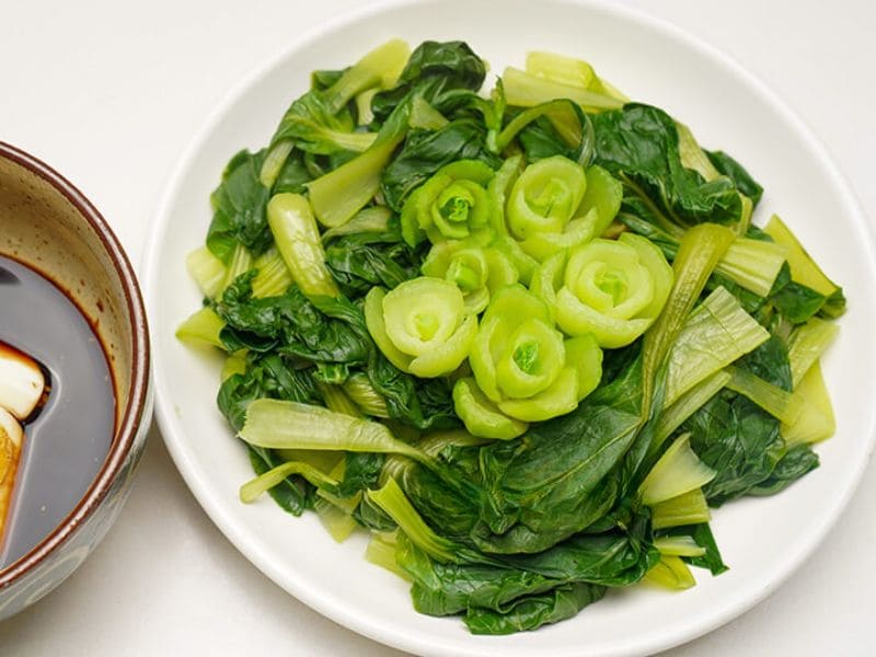tim-hieu-rau-cai-thia-bao-nhieu-calo