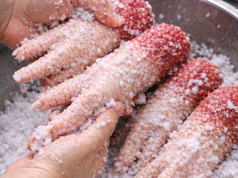 bi-mat-cach-lam-sach-chan-ga-dong-tao-nhanh-nhat