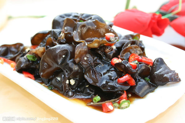Mộc nhĩ đen một loại nấm ăn được có giá trị bổ dưỡng rất cao Mộc nhĩ đen một loại nấm ăn được có giá trị bổ dưỡng rất cao